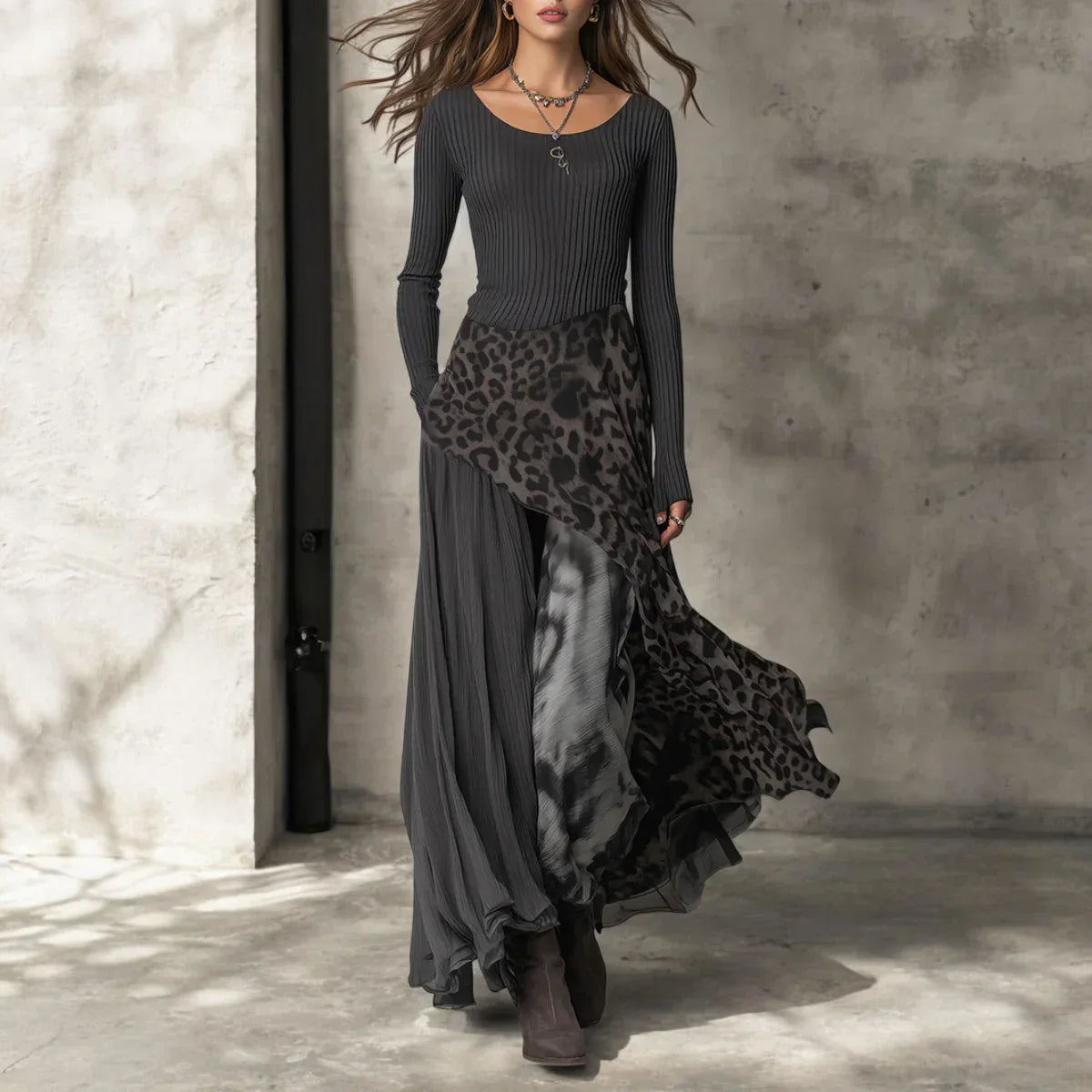 Monika | Rochie lungă elegantă cu imprimeu leopard și croială fluidă